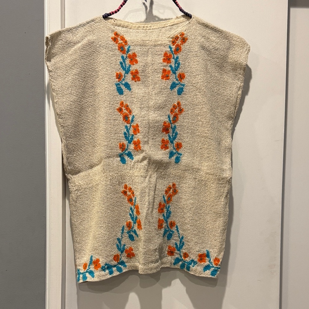 Vintage Embroidered Cream Top with Floral Design